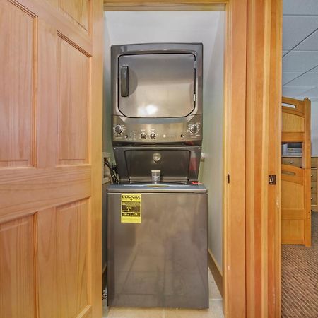 Boyne Mountain Getaway, Unit B Aparthotel Boyne Falls Buitenkant foto