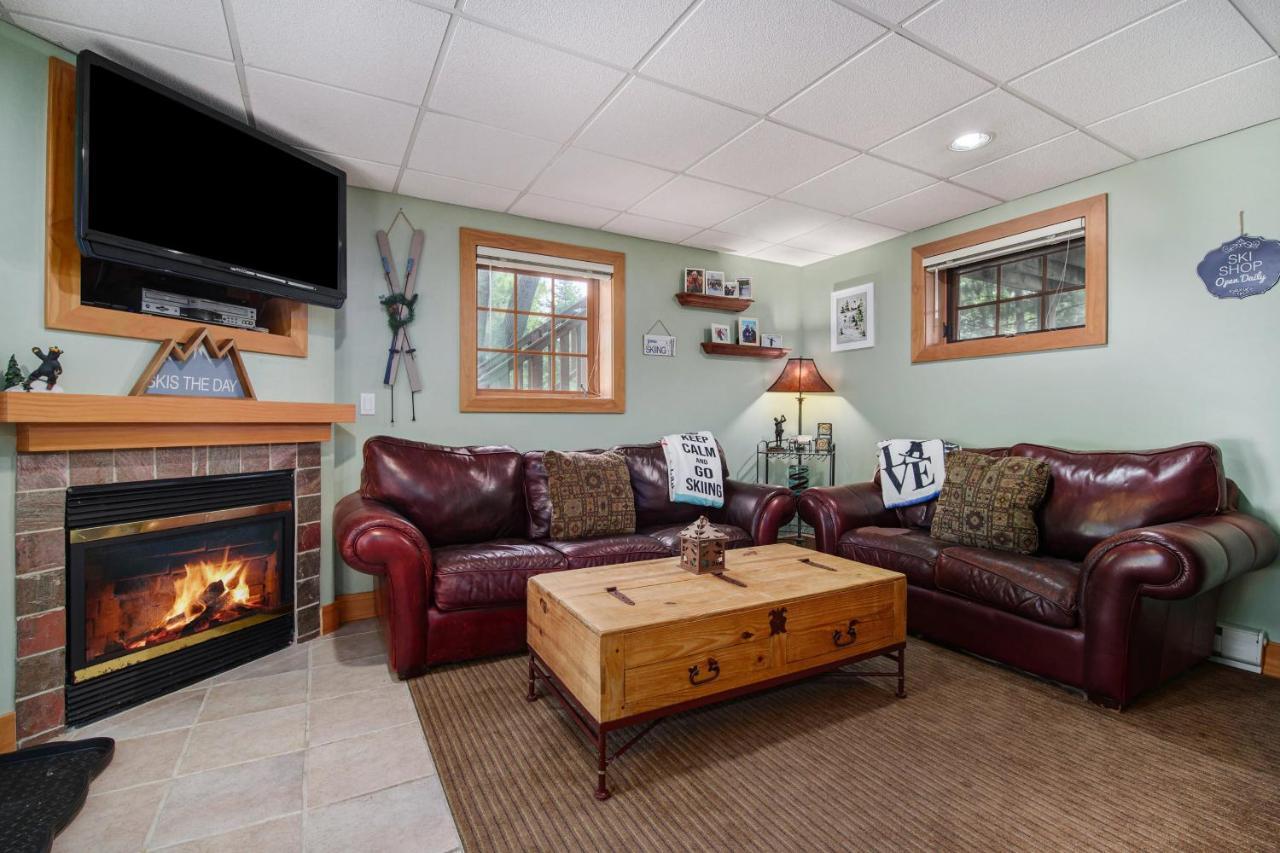 Boyne Mountain Getaway, Unit B Aparthotel Boyne Falls Buitenkant foto