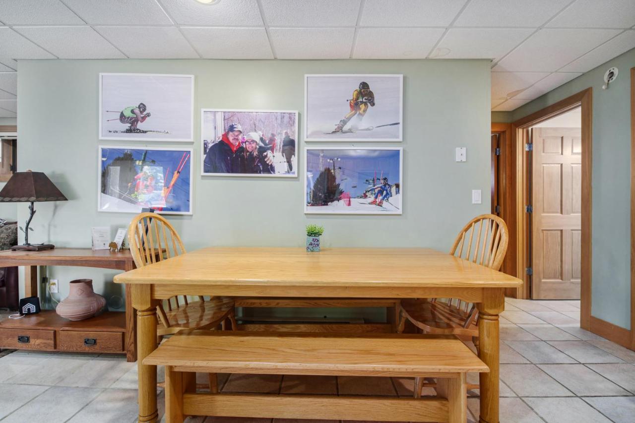 Boyne Mountain Getaway, Unit B Aparthotel Boyne Falls Buitenkant foto