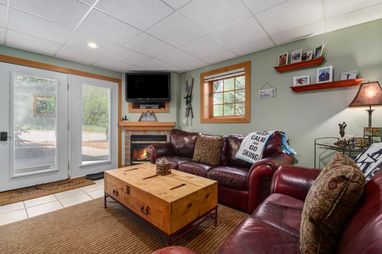 Boyne Mountain Getaway, Unit B Aparthotel Boyne Falls Buitenkant foto